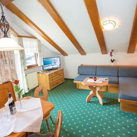 Flat Otel Seefeld in Tirol
